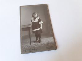 SCHWIIZER CHIND DAZUMAL - JEUNE FILLE - NEUCHATEL