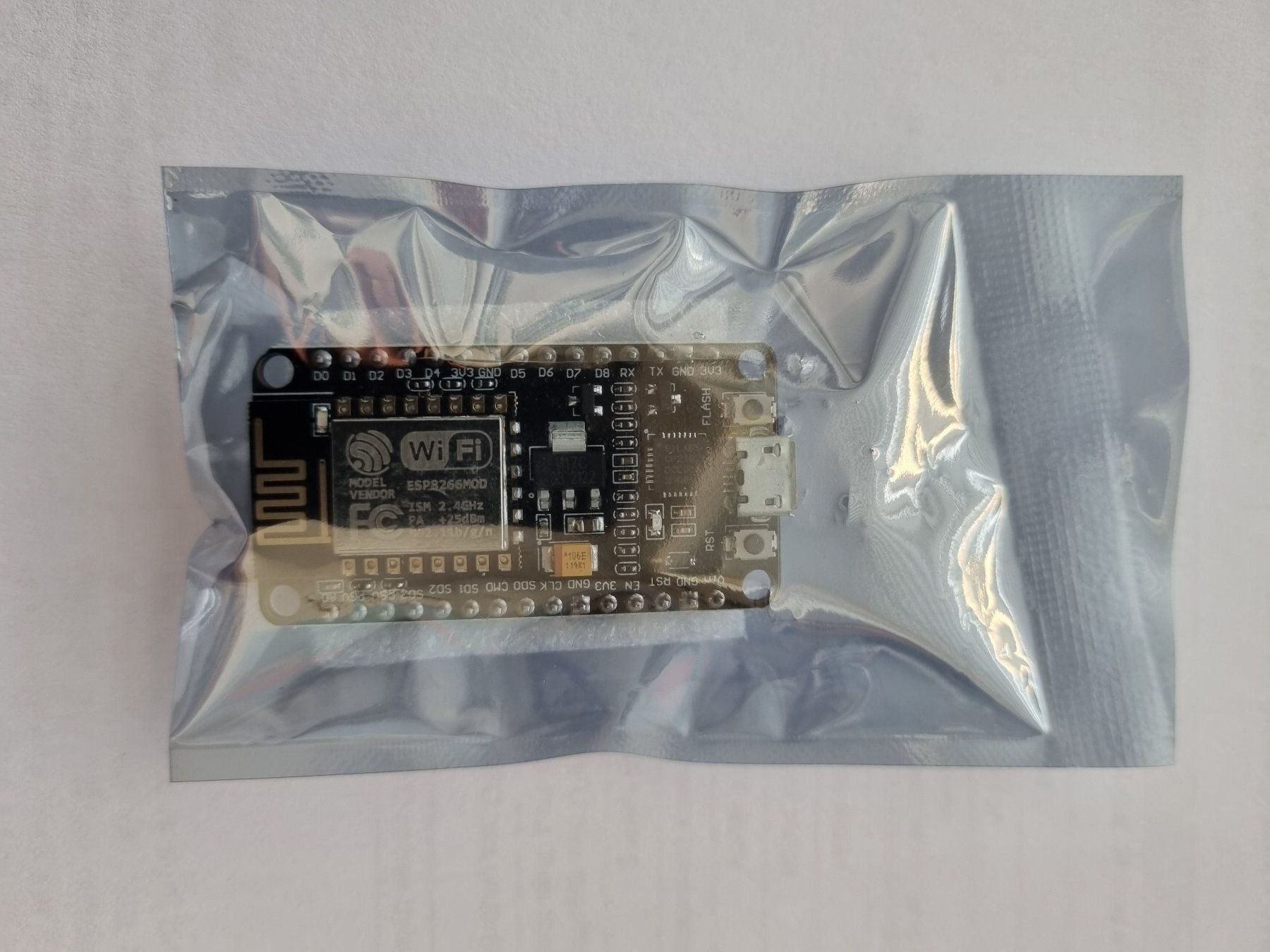 Componenti elettronici: ESP8266 NodeMCU Development Board V2 – Nuovo e nell'imballaggio originale da Sursee venduto da allduino 6
