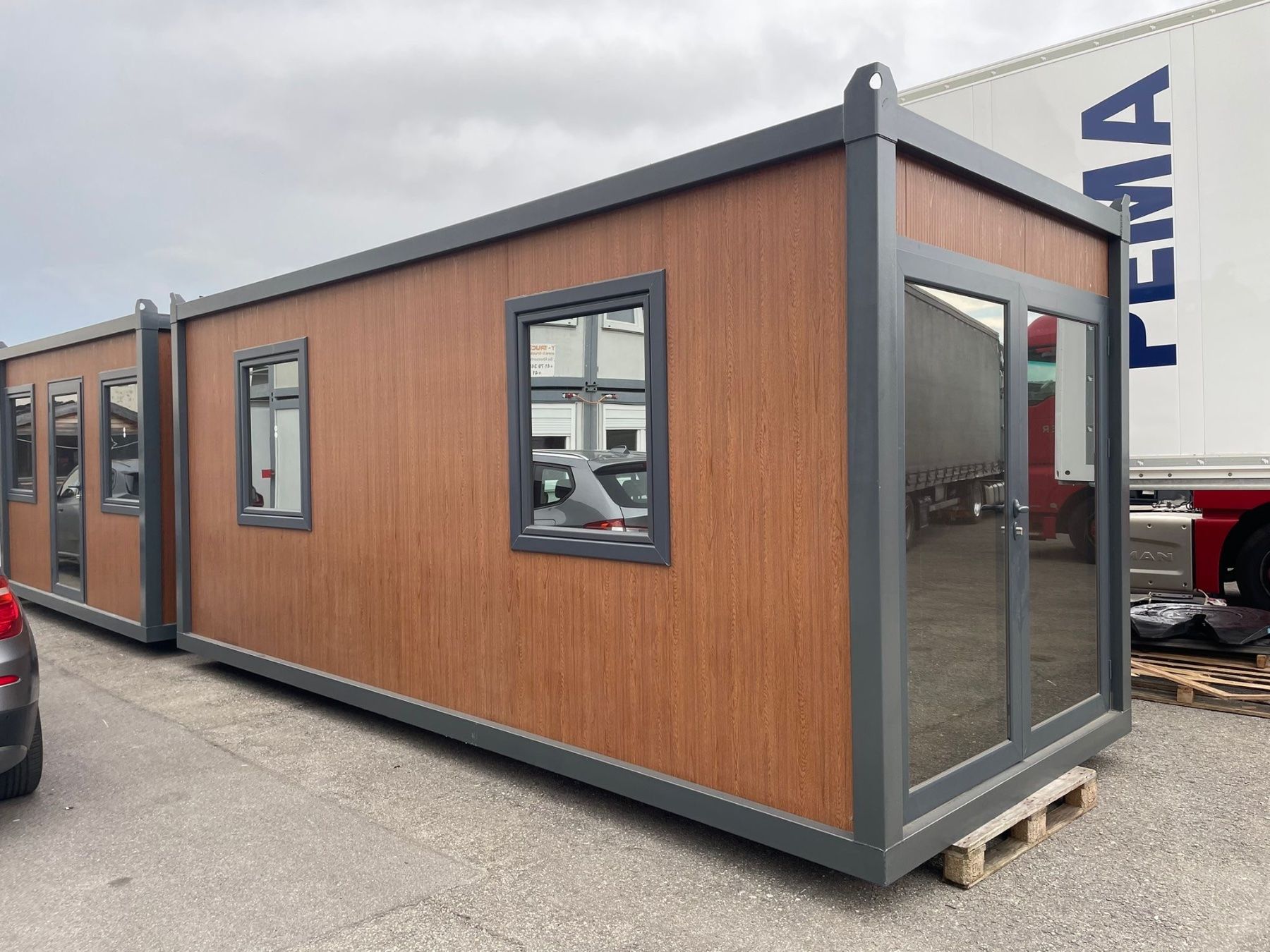 Contenitori edile: Hofladen / Bürocontainer / Baucontainer / Werkstatt – Nuovo (secondo la descrizione) da Oftringen venduto da Britta