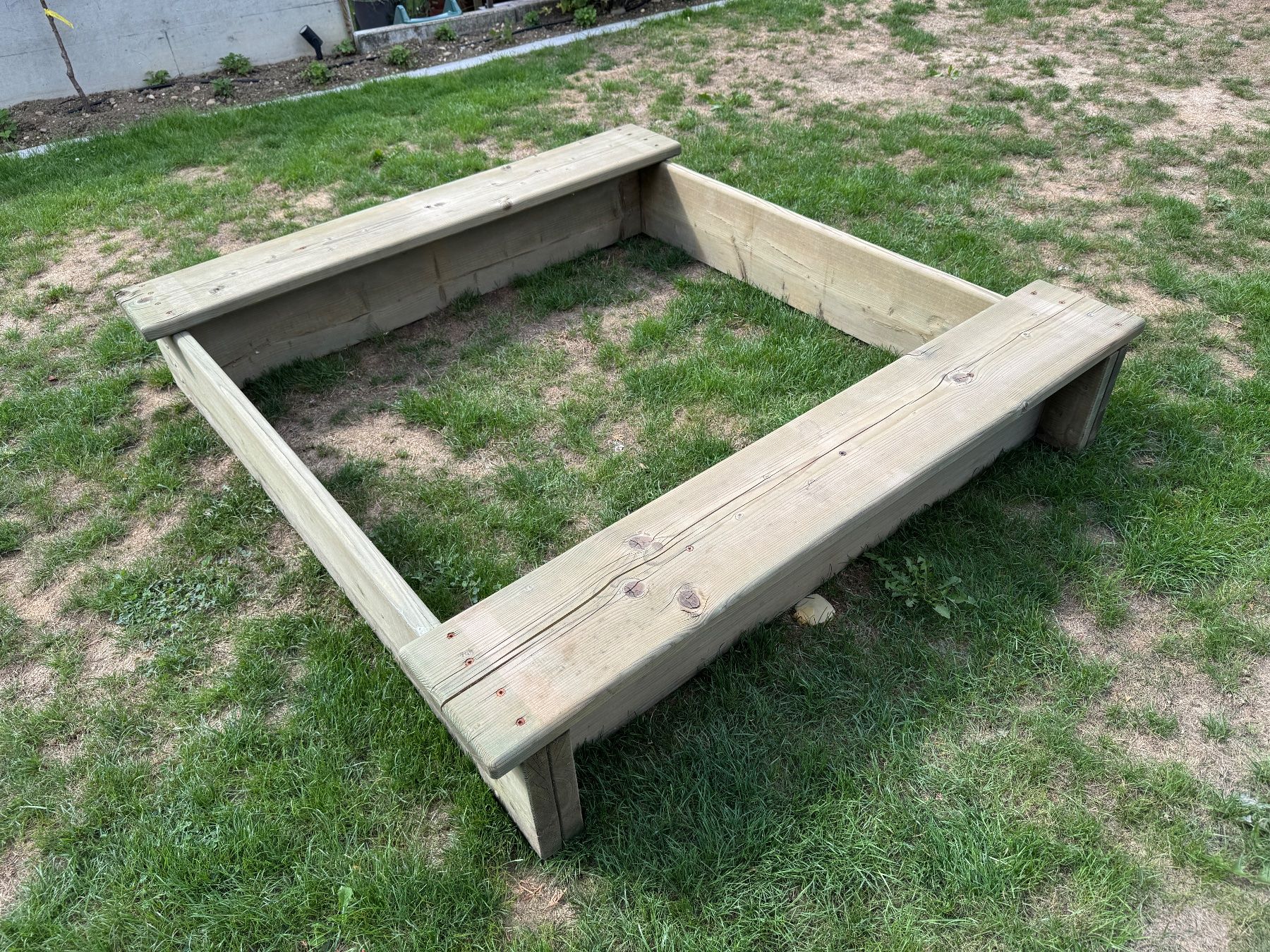 Sabbiera per bambini: Robuster Sandkasten aus Holz – Usato da Dörflingen venduto da Struxure 1