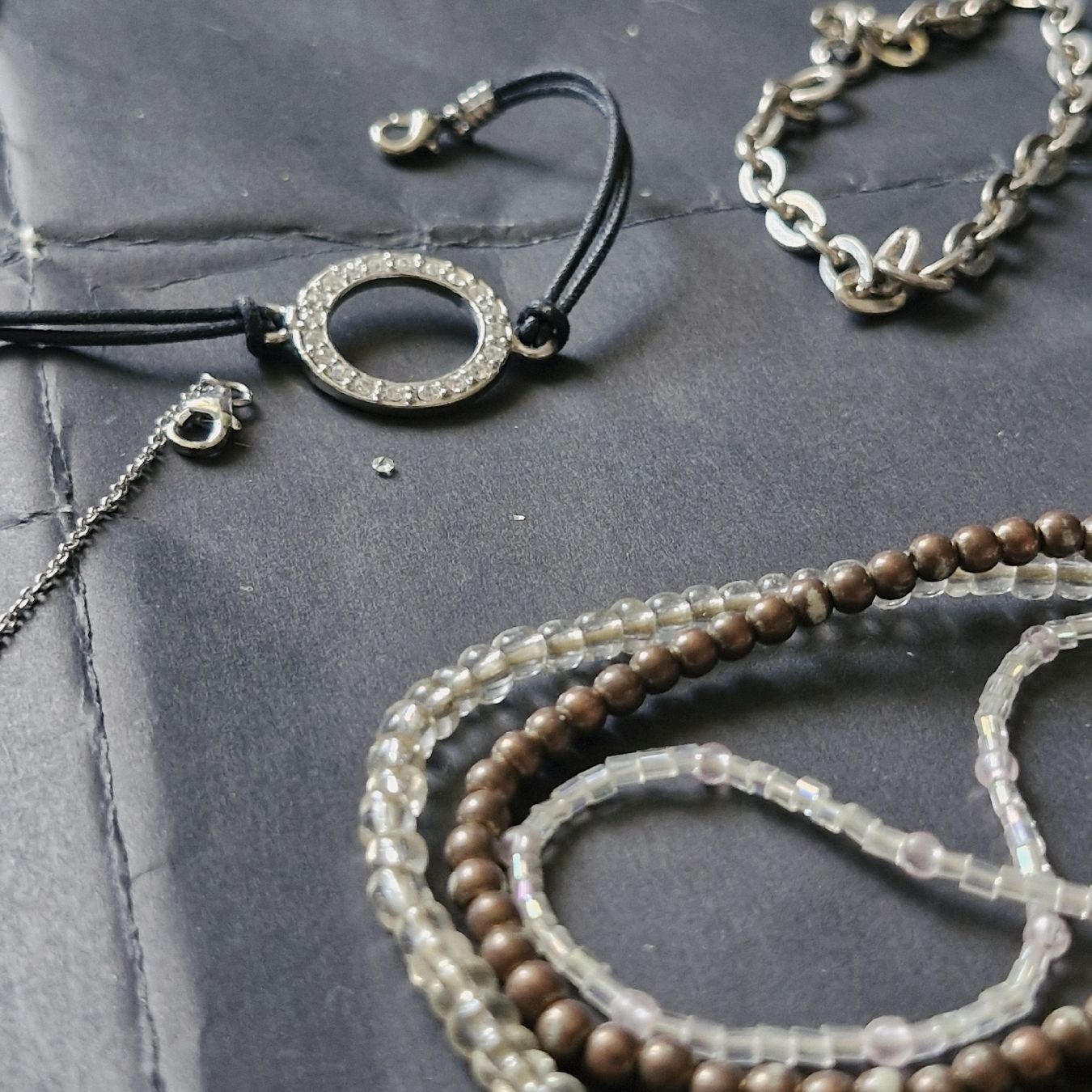 Autres bijoux: lot de bracelets argentés  – D'occasion à Neuchâtel par yas_zdb7 2