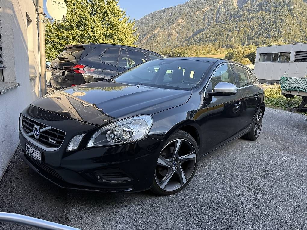 Automobili: Volvo V60 R desin – Usato da Domat Ems venduto da Matosgeraldes