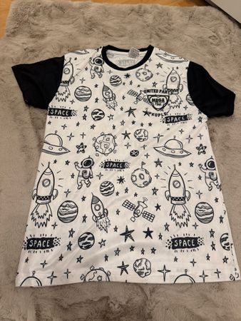 T-Shirt Mega Park United Party Space Motiv weiss schwarz