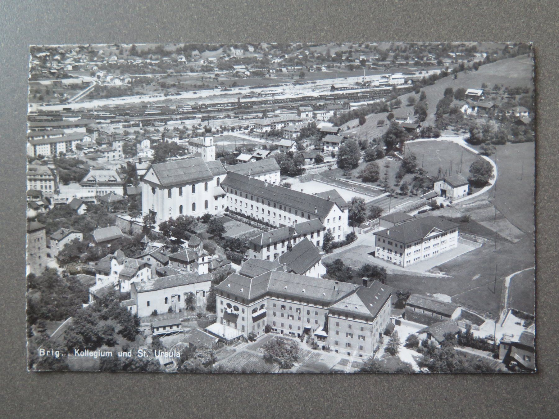 Cartoline postali: BRIG - KOLLEGIUM UND ST. URSULA – Usato da Wittenbach venduto da lipasal