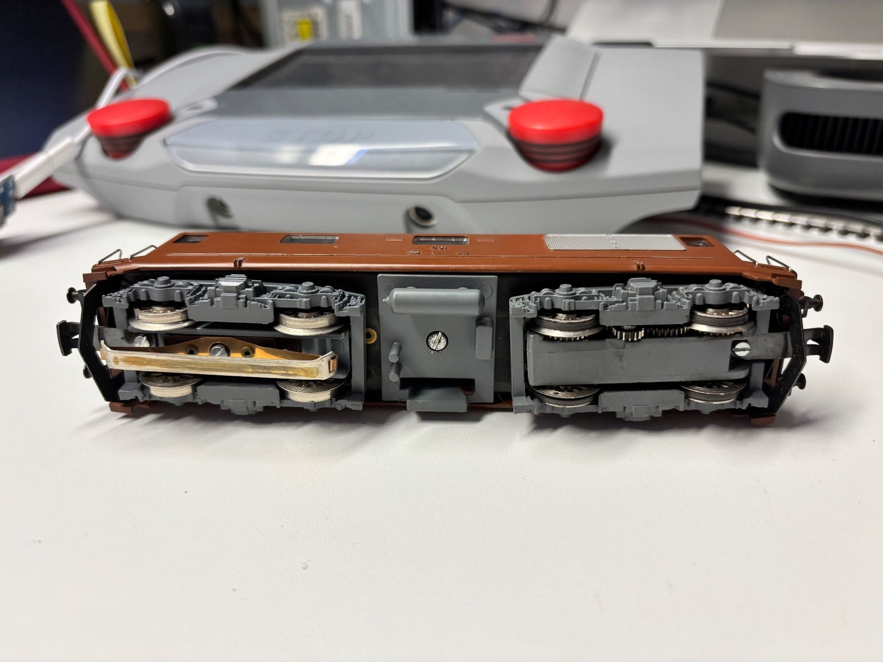 Hag Modellini di ferrovie: HAG Re 4/4 BLS – Usato da Rothenburg venduto da Vanzonk 4
