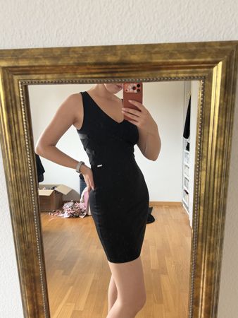 Guess Sleeveless Bodycon Dress Black V-Neck Size S Used