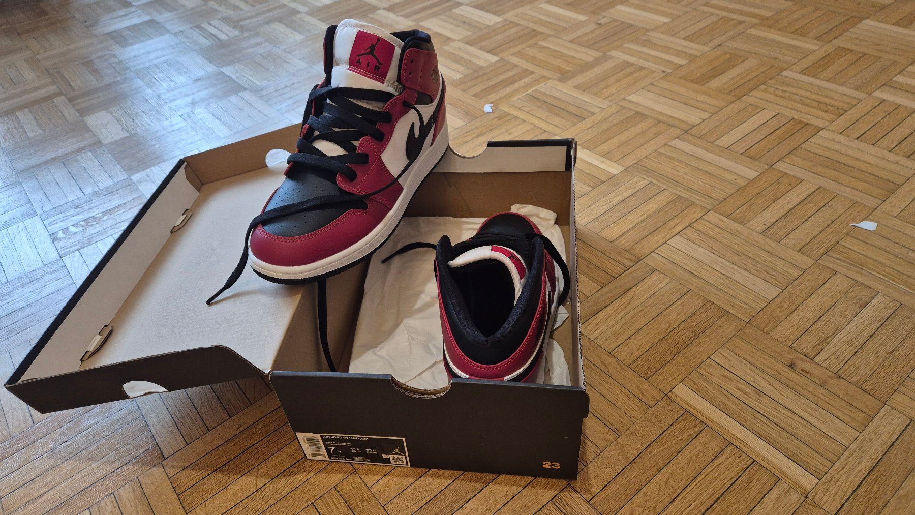Jordan Scarpe da uomo: NIKE Air Jordan 1 Mid NEUVE – Usato da Genève venduto da pixalex 2