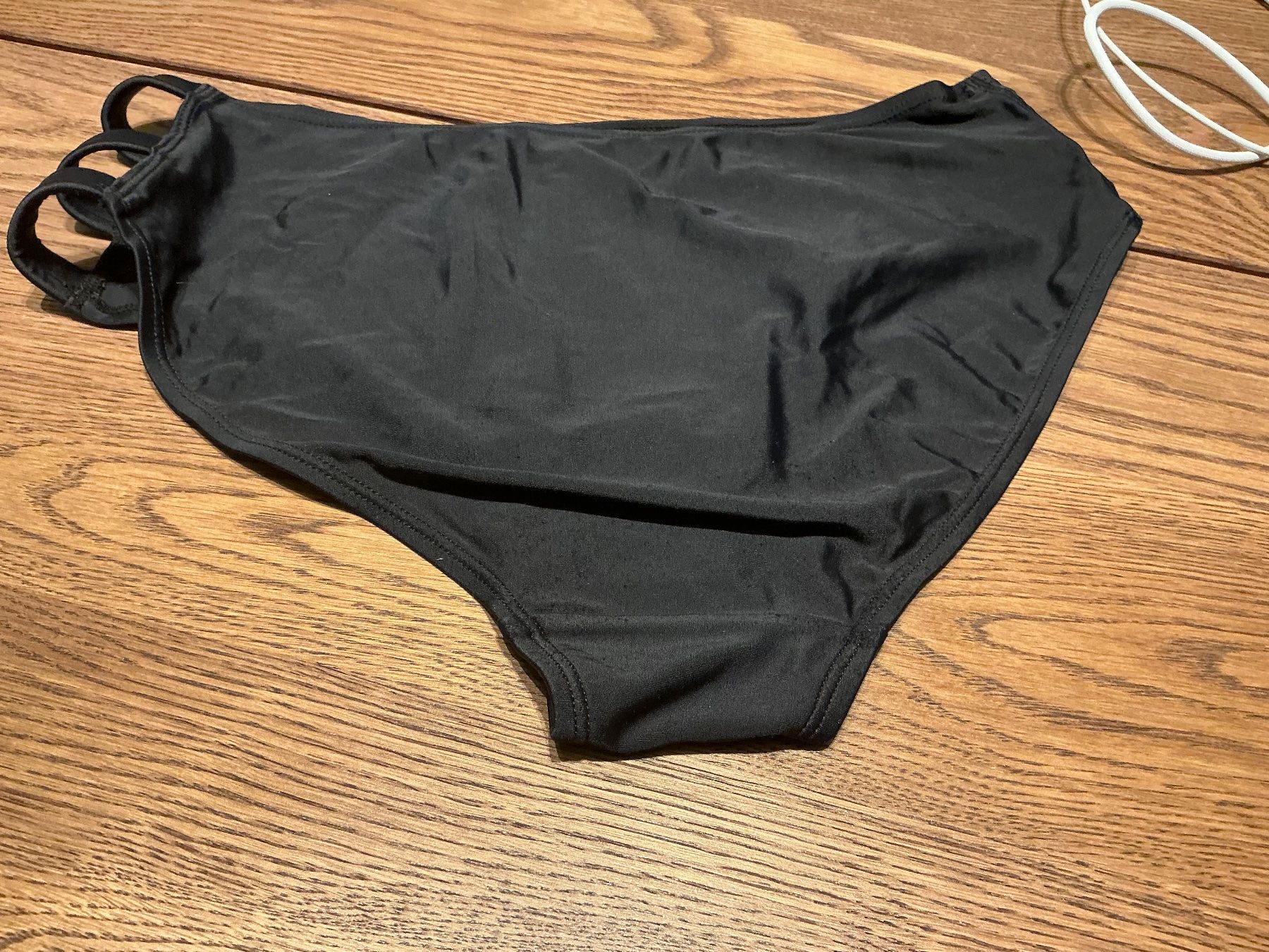 Badekleider & Bikinis: Schwarze Bikinihose High Waist Gr.M – Gebraucht aus Würenlos von Tina48