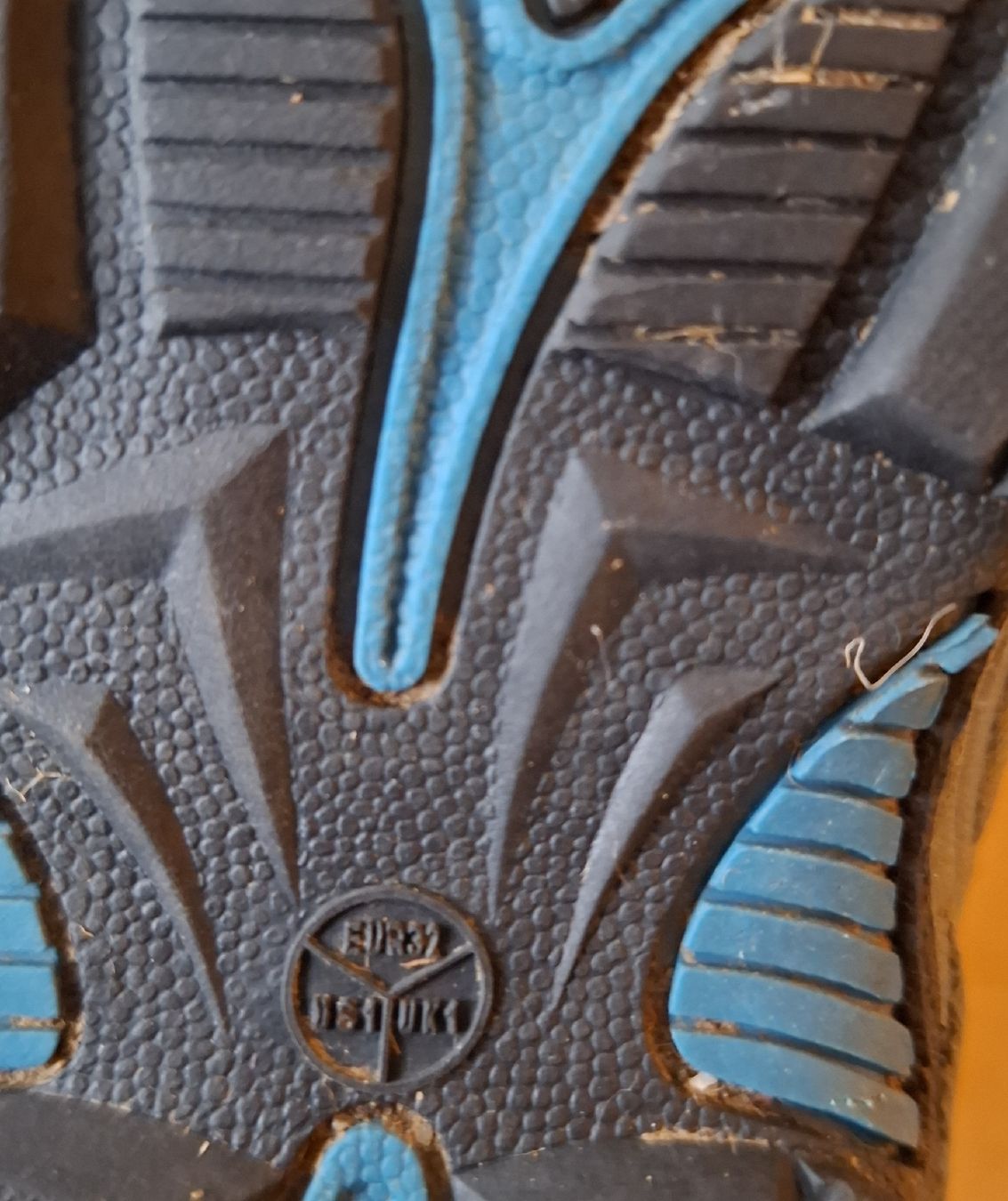 Scarpe da uomo: Trekkingschuhe Unisex, Grösse 32 – Usato da Thun venduto da lede 5
