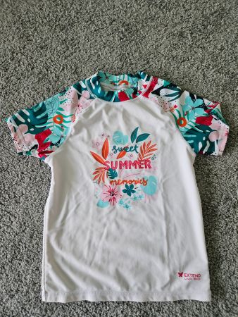 Bade-Shirt UVP 50+ Gr.140 NEU