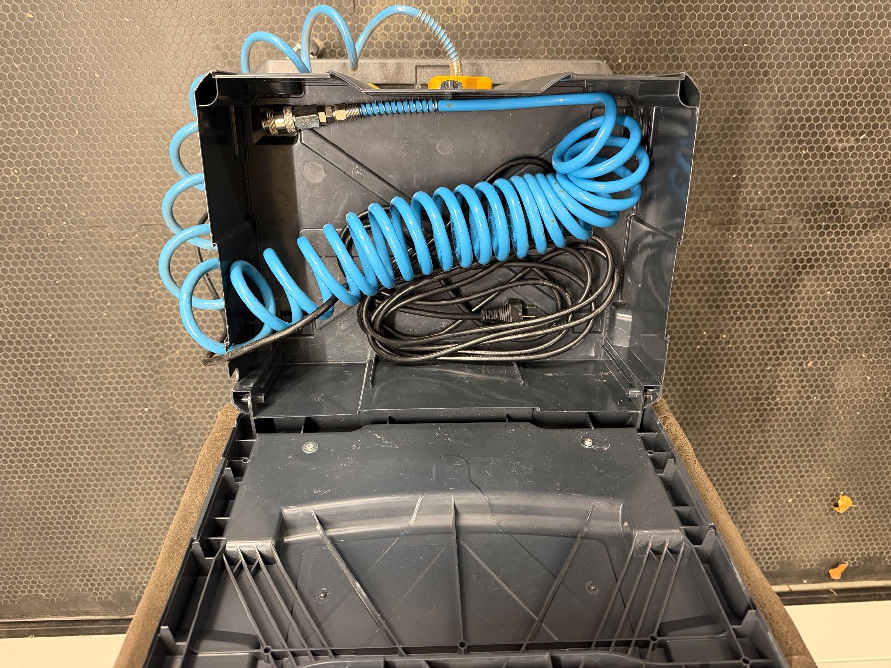 Schneider Airsystems Kompressoren: Kolbenkompressor im Systainer mit Rollbrett – Gebraucht aus Teufenthal AG von Ekepenne 2