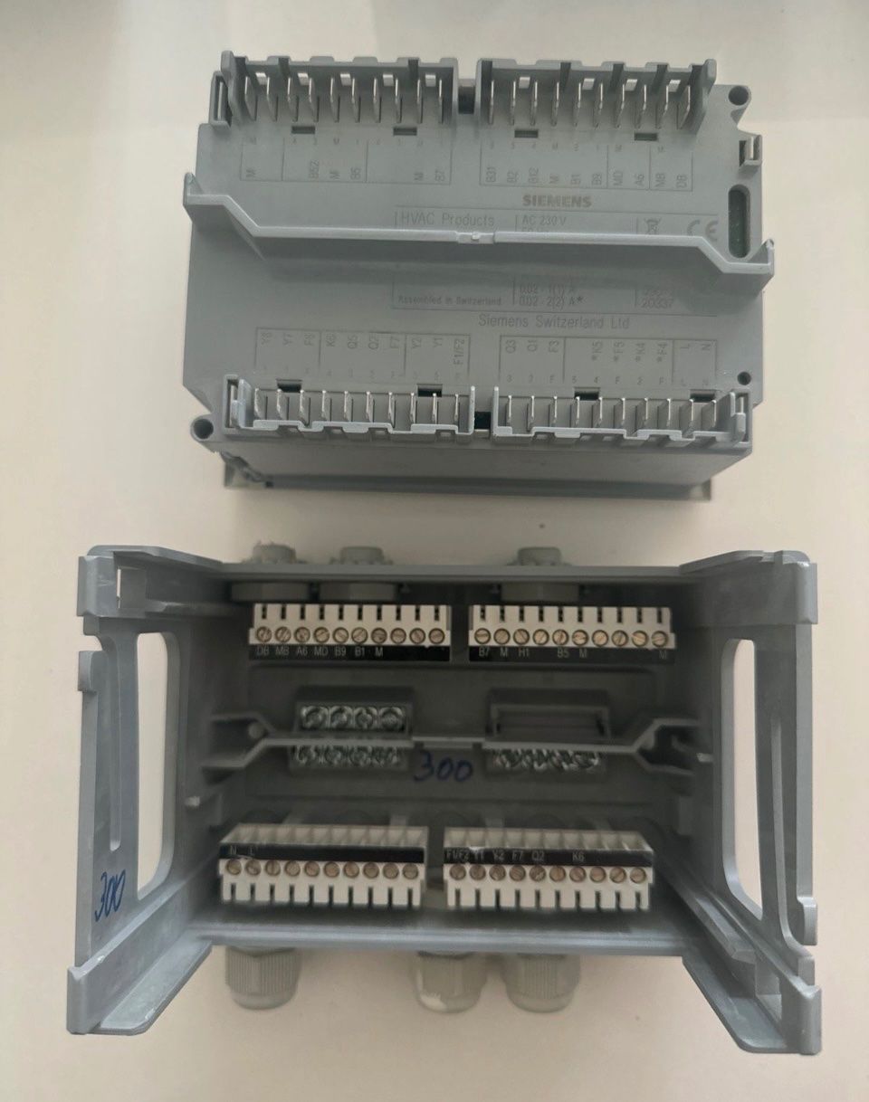 Siemens Radiatori: Heizungsregler Siemens RVP330 – Usato da Romanshorn venduto da DonRicardoo 2