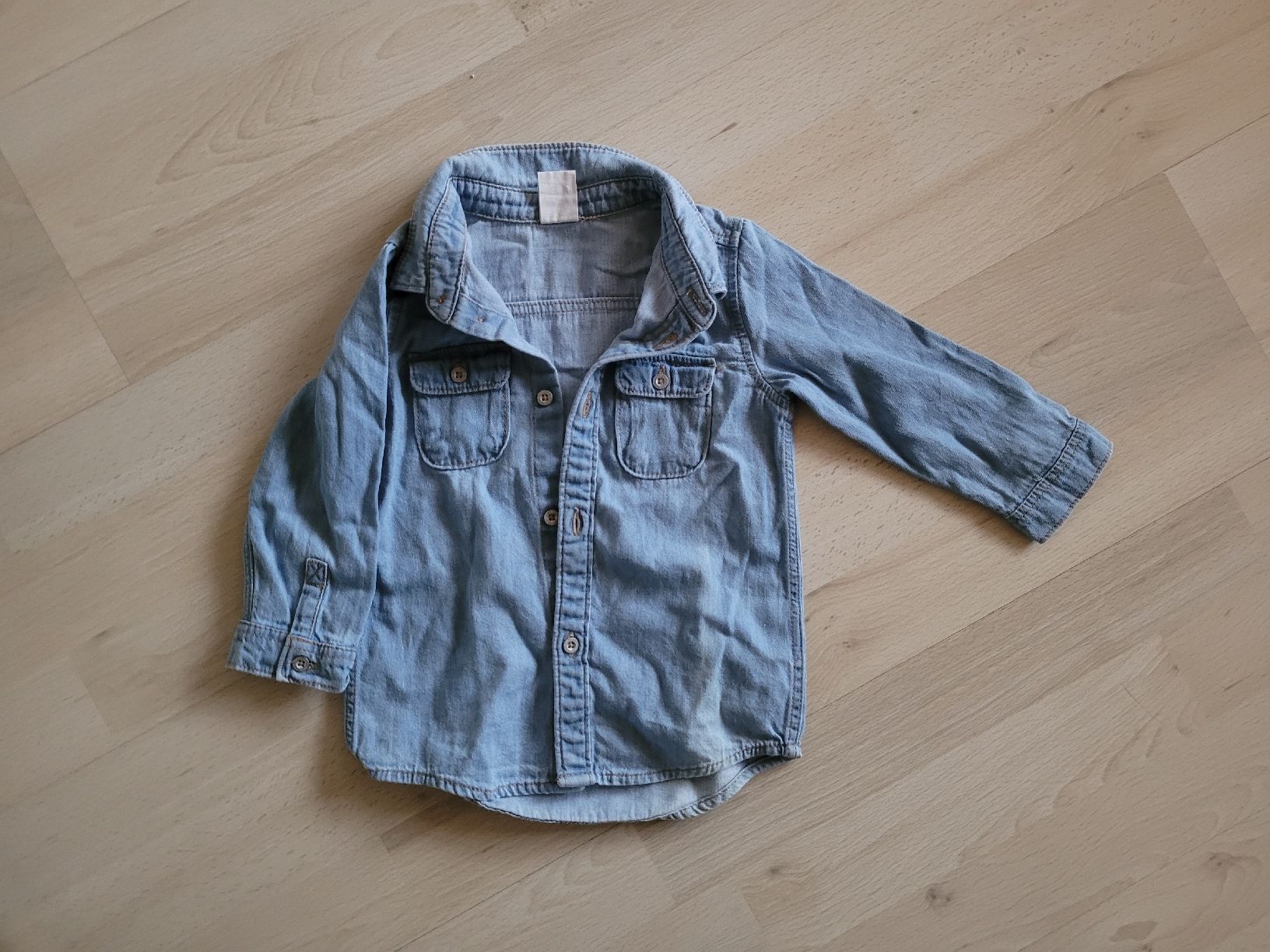 Camicie, Top & T-shirt: Hemd gr. 80 – Usato da Inwil venduto da Flower2325