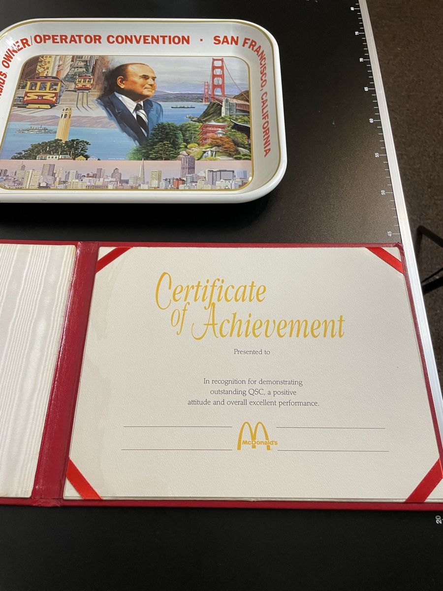Mc Donald's Statuette: McDonalds Tablett und Zertifikat – Usato da Schliern b. Köniz venduto da Trebesch 4