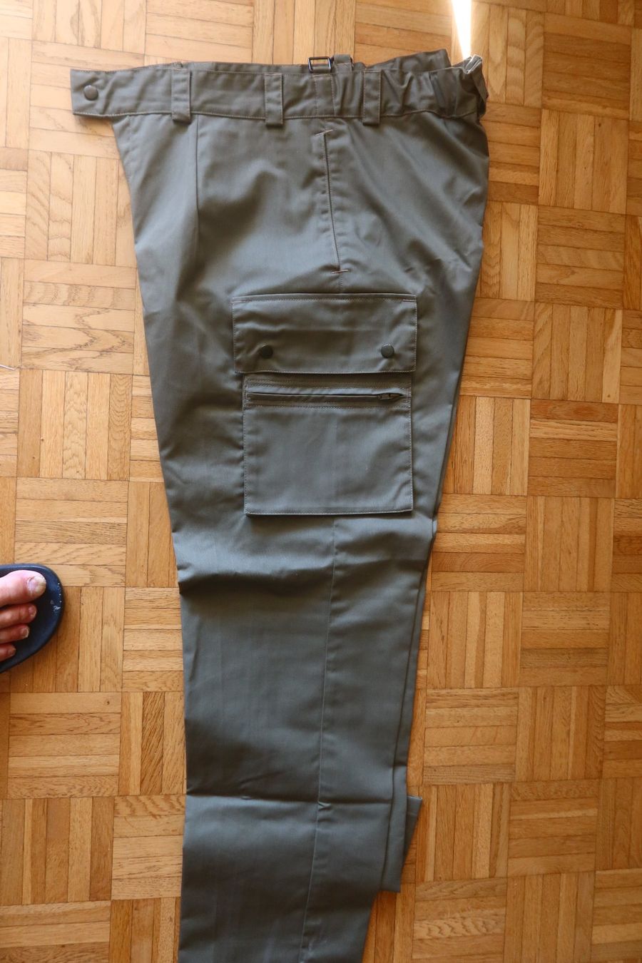 Uniformen: Uniformhose olivegrün – Neu (gemäss Beschreibung) aus Chur von zowie72