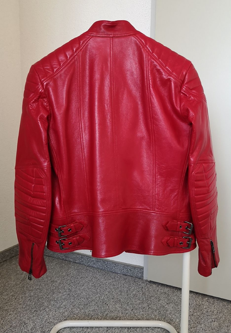 Belstaff Giacche: Damenlederjacke rot Belstaff – Nuovo (secondo la descrizione) da Schaffhausen venduto da Captancemo 3