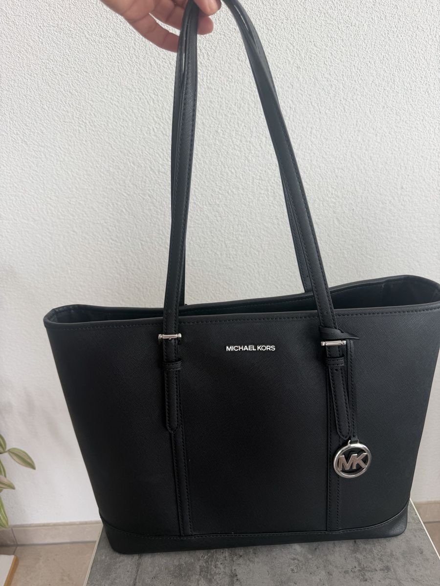 Michael Kors Sacs femmes: Michael Kors Tasche / Shopper schwarz – Neuf (Voir description) à Uzwil par Calla03 1