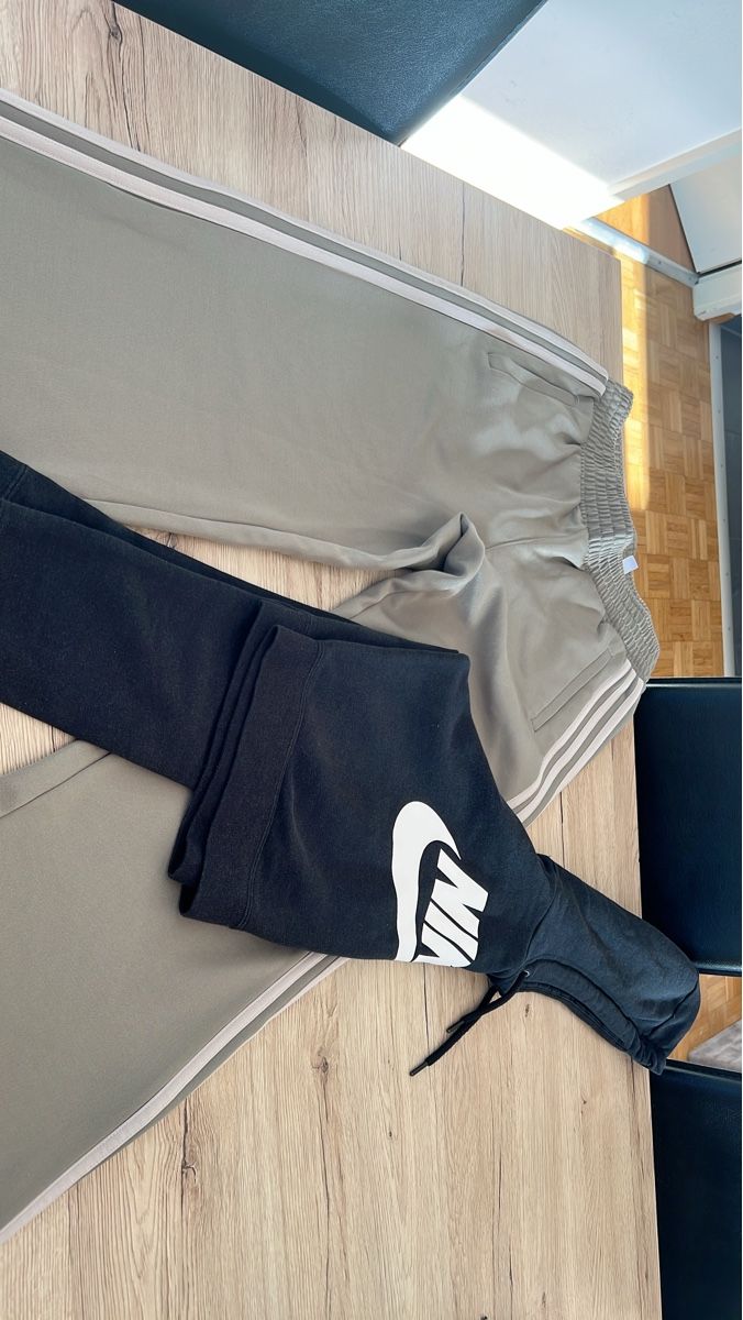 Adidas Lotti di vestiti: Lot Adidas & Nike – Usato da La Chaux-de-Fonds venduto da GabrielaKlein 1