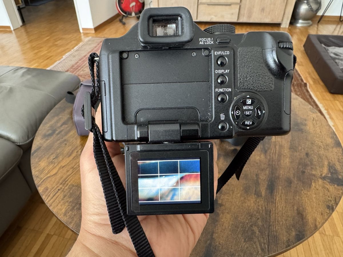 Leica Fotocamera: Leica v-lux1 Digitalkamera – Usato da Zunzgen venduto da milesdavis76 4