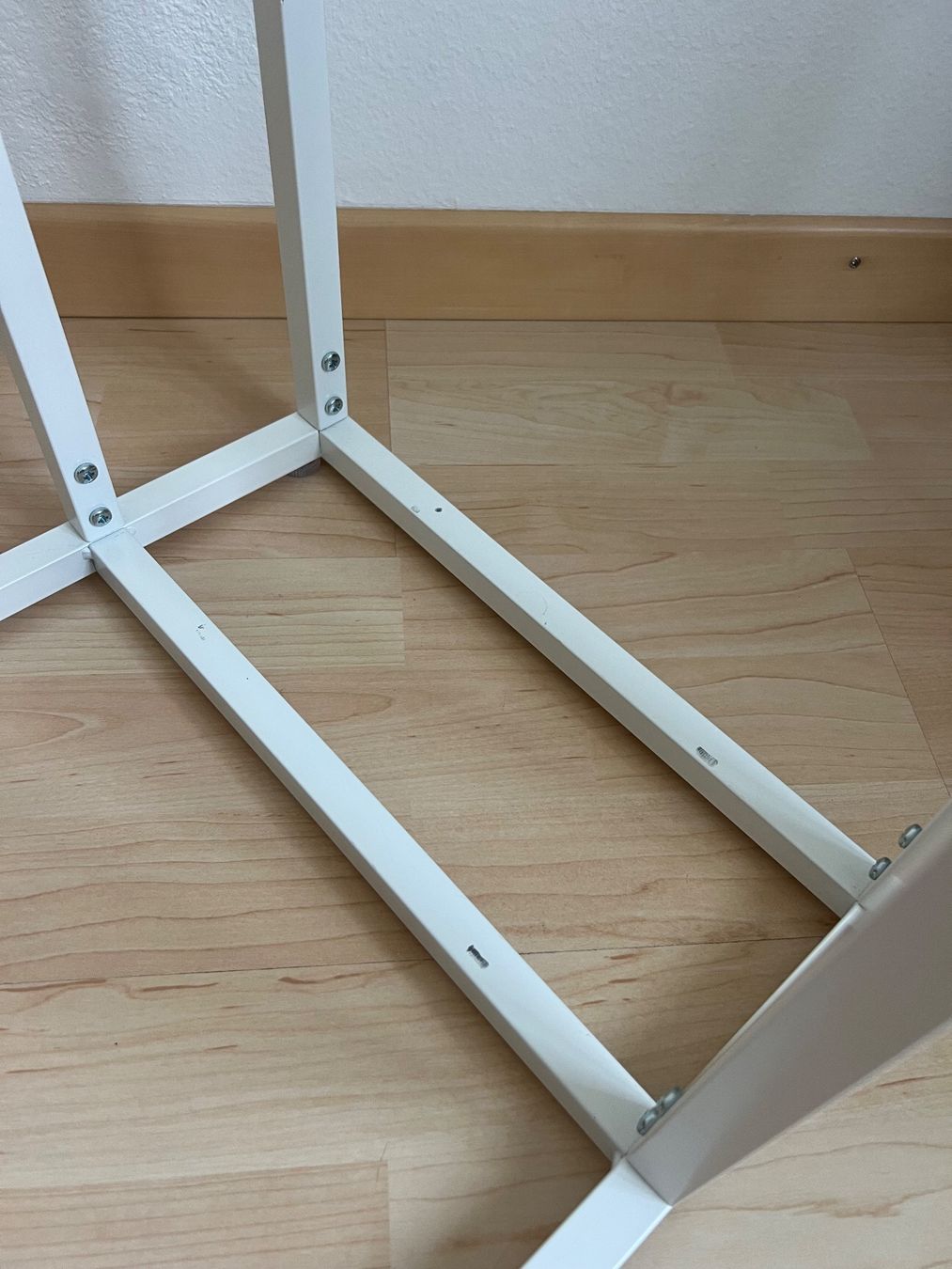 Ikea Tavoli: VITTSJÖ Laptoptisch – Usato da Regensdorf venduto da vio_5btx 4