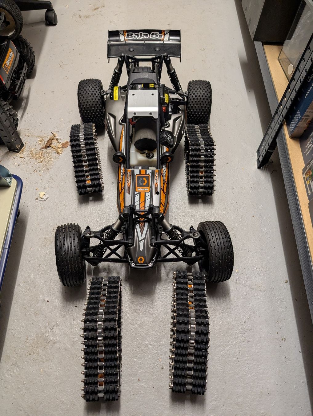 HPI Modellismo RC: RC Buggy HPI Baja 5B mit Raupenantrieb – Usato da Bettlach venduto da Fderation