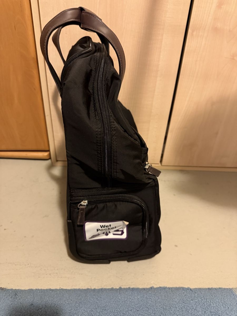 Taschen: Reisetasche schwarz mit Leder Details gebraucht – Neu und originalverpackt aus Oberbuchsiten von Leopard95 1