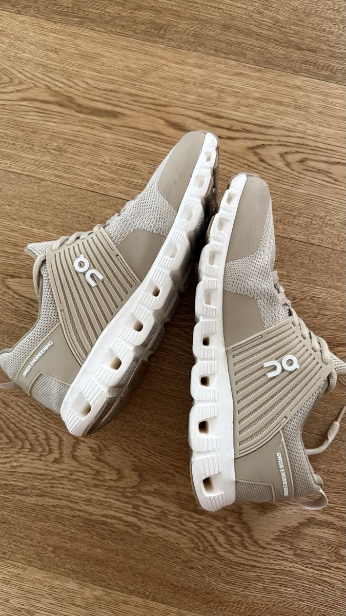 On Herrenschuhe: On Running Cloudflow size 43  – Gebraucht aus Boswil von hey.itsme 1
