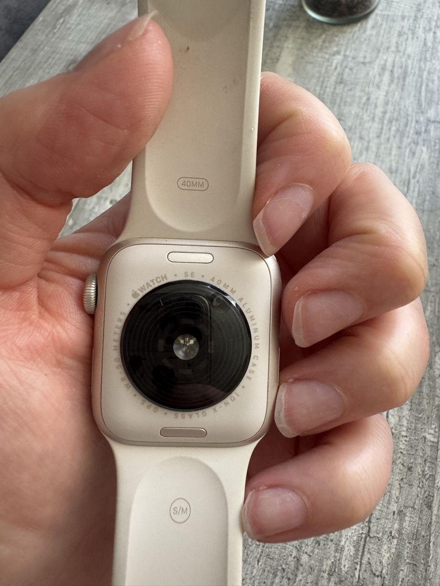 Apple Smartwatch: Apple watch SE 2. Generation – Usato da Hinterkappelen venduto da Fiona11 1