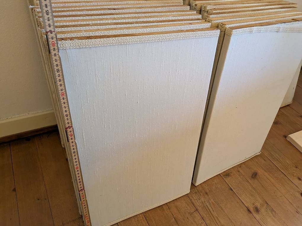 Tutti i DVDs: Einbau Regale Massiv Holz – Usato da Binningen venduto da Smile-46 1