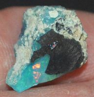 Edelstein L-8034 – Äthiopischer Paraiba Opal roh 15x9mm 5.00