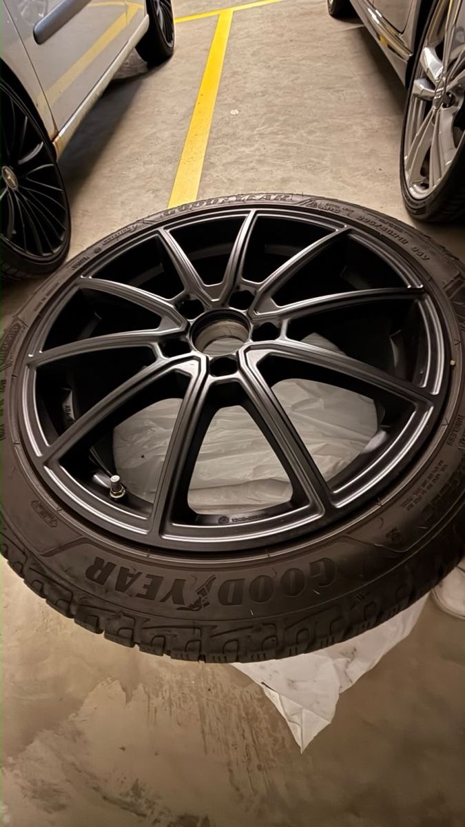 Pneumatici & Ruote complete: Winterräder Goodyear 225/45R18 – Usato da Adlikon b.Regensdf venduto da JAF333 1