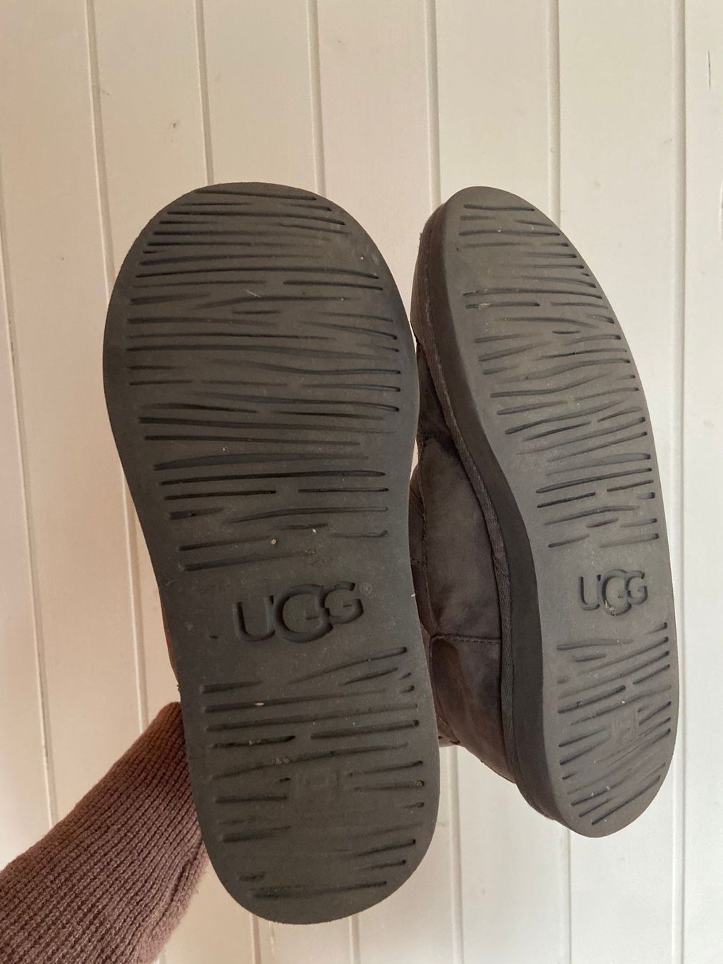 Ugg Scarpe da donna: UGG Schnee Boots Lammfell gr 37 – Usato da Jonen venduto da Lux.K. 1