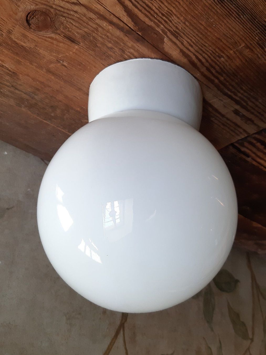 Kronleuchter & Deckenlampen: Alte Kugel Deckenleuchte Glas / Keramik E27 – Gebraucht aus Volketswil von bauteilverwerter