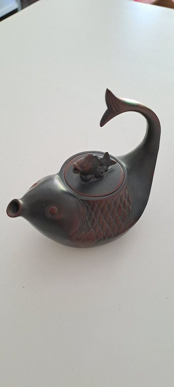Teiere: Teekännchen aus China - Fischform -  Ton – Usato da Zürich venduto da Michel1896 1