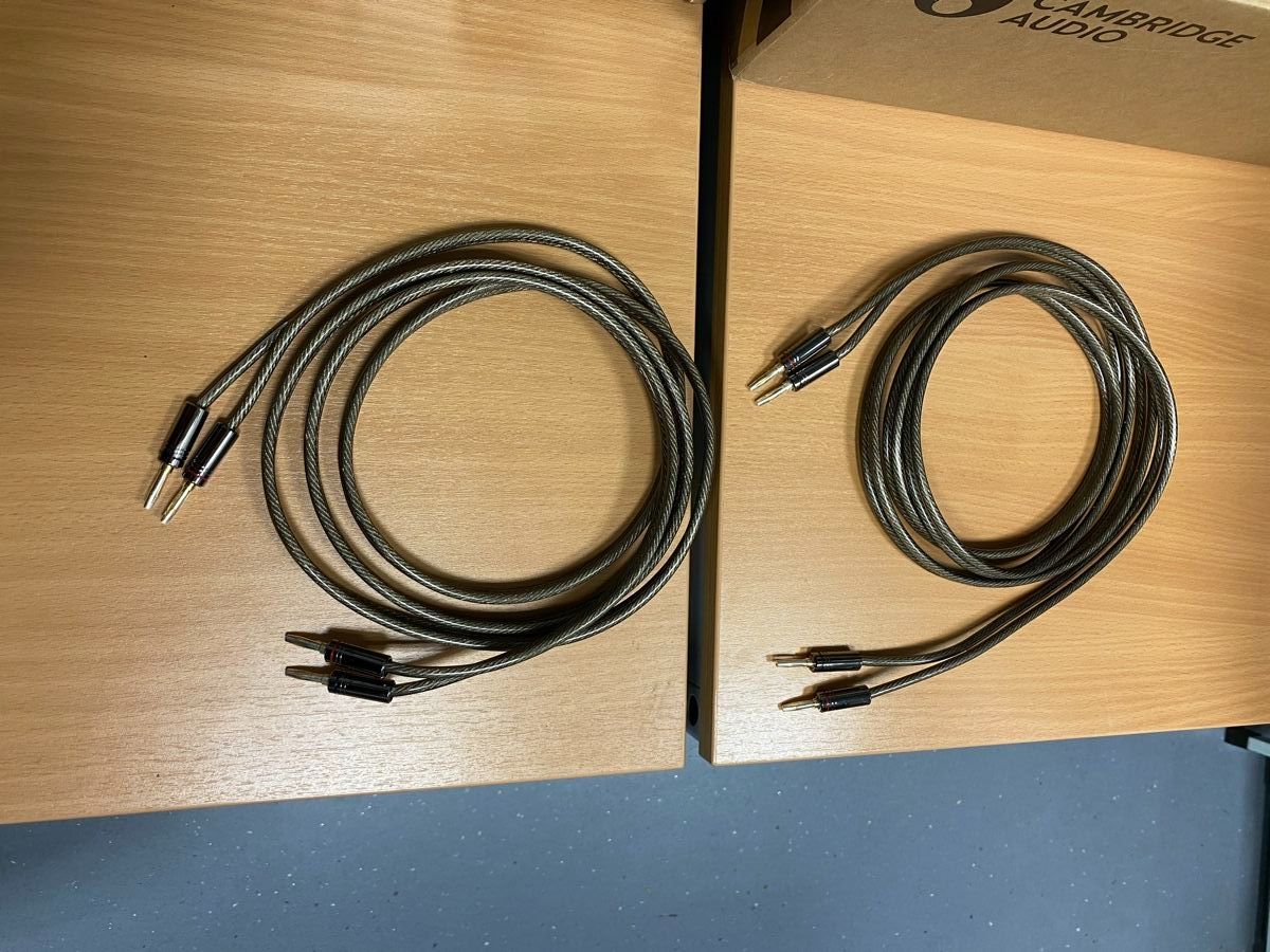 Kabel: 2x 2 meters TRIANGLE OPERA CABLE 4.0mm2 + BP400 BANANA PLUG – Gebraucht aus Ueberstorf von Tommasomancini1947