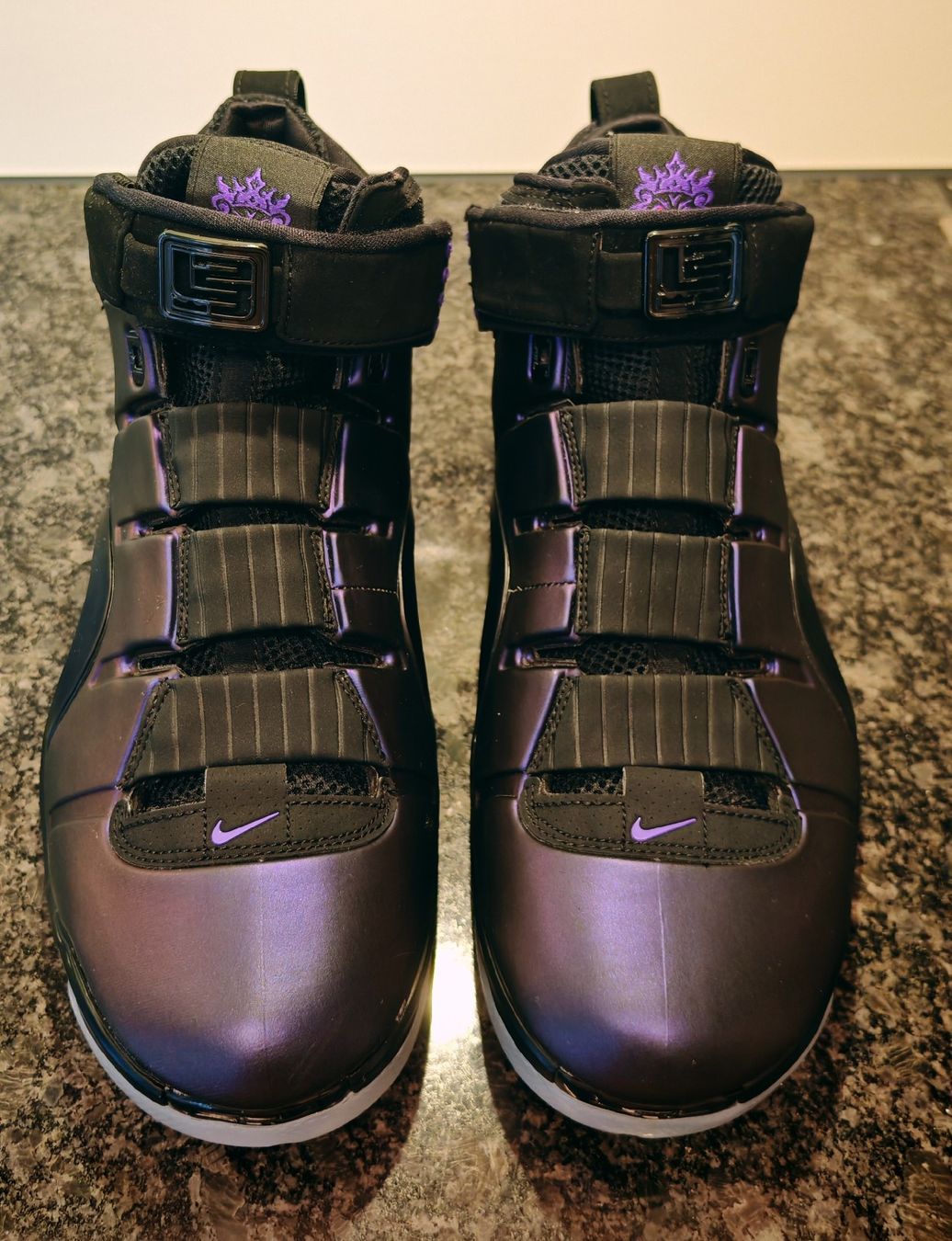 Nike Scarpe da uomo: Nike Lebron 4 – Nuovo (secondo la descrizione) da Cham venduto da jes_vy9d 3