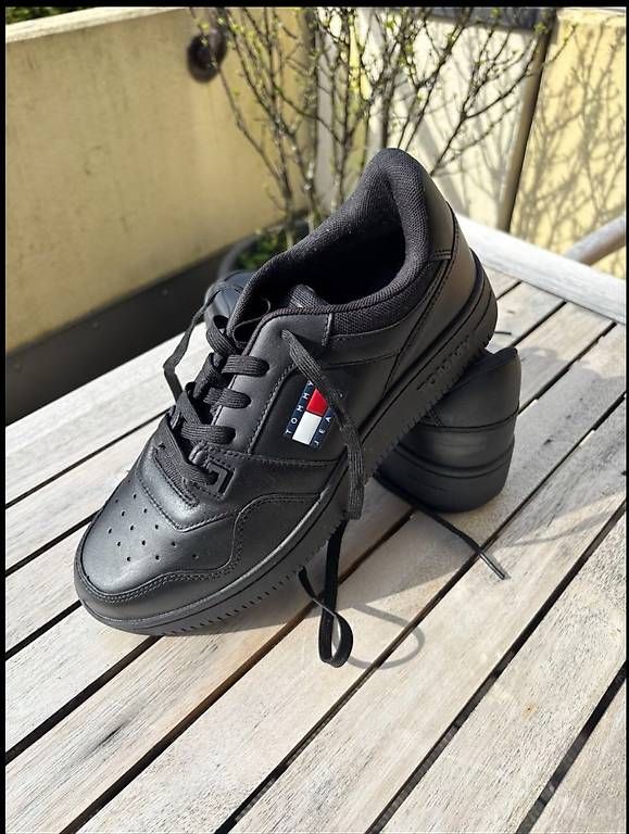 Scarpe da uomo: Tommy Hilfiger Sneaker Gr 42, neu! – Usato da Buchs SG venduto da Ceecee1