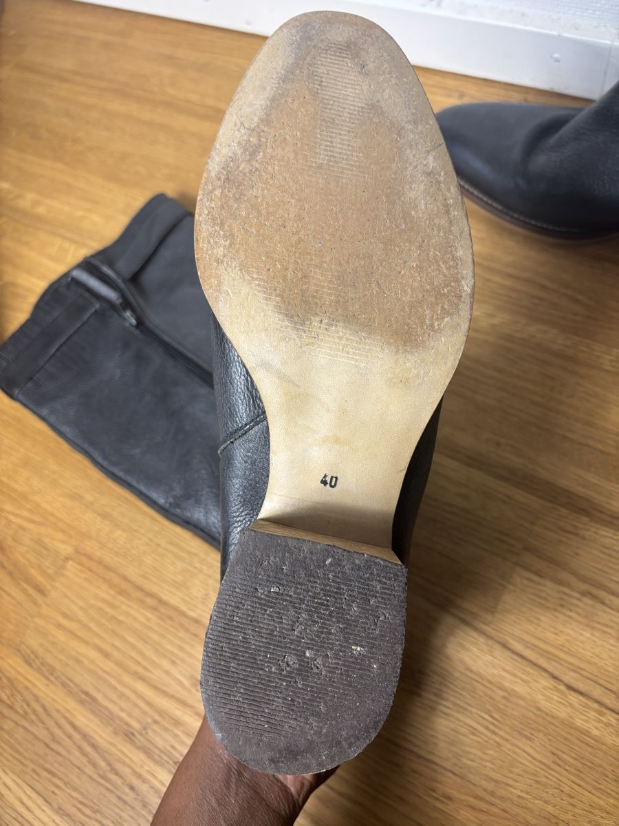 Scarpe da donna: Echte Lederstiefel, schwarz, Grösse 40 - Top Zustand – Usato da Zürich venduto da mobono 1