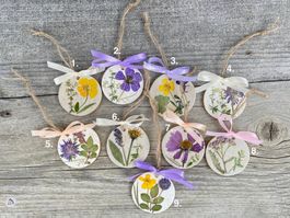 Geschenkanhänger, Ton Figur, Deko, Blumen