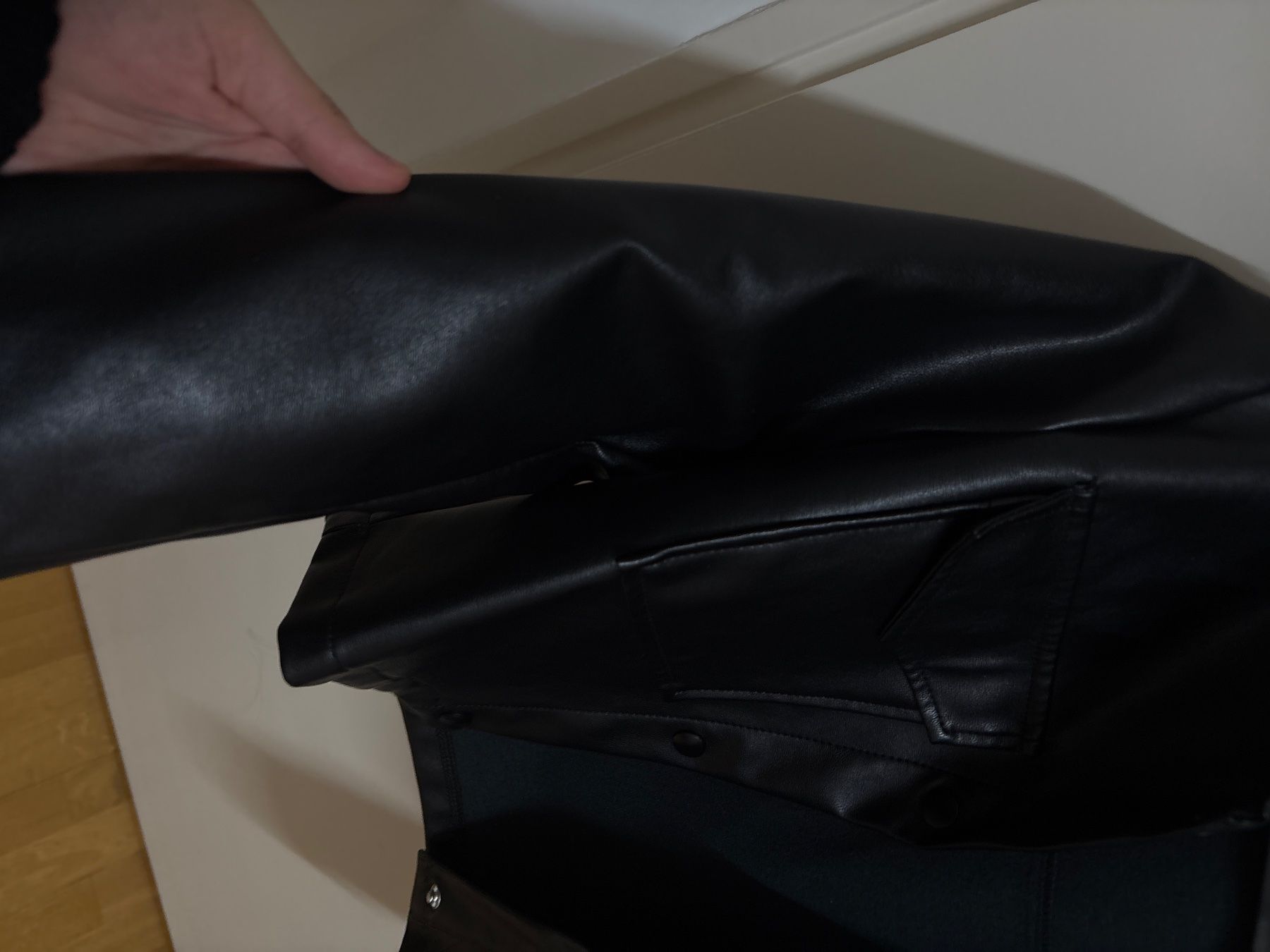 Jacken: Schwarze Lederjacke in XS! – Gebraucht aus Biel/Bienne von ami_gjv7 4