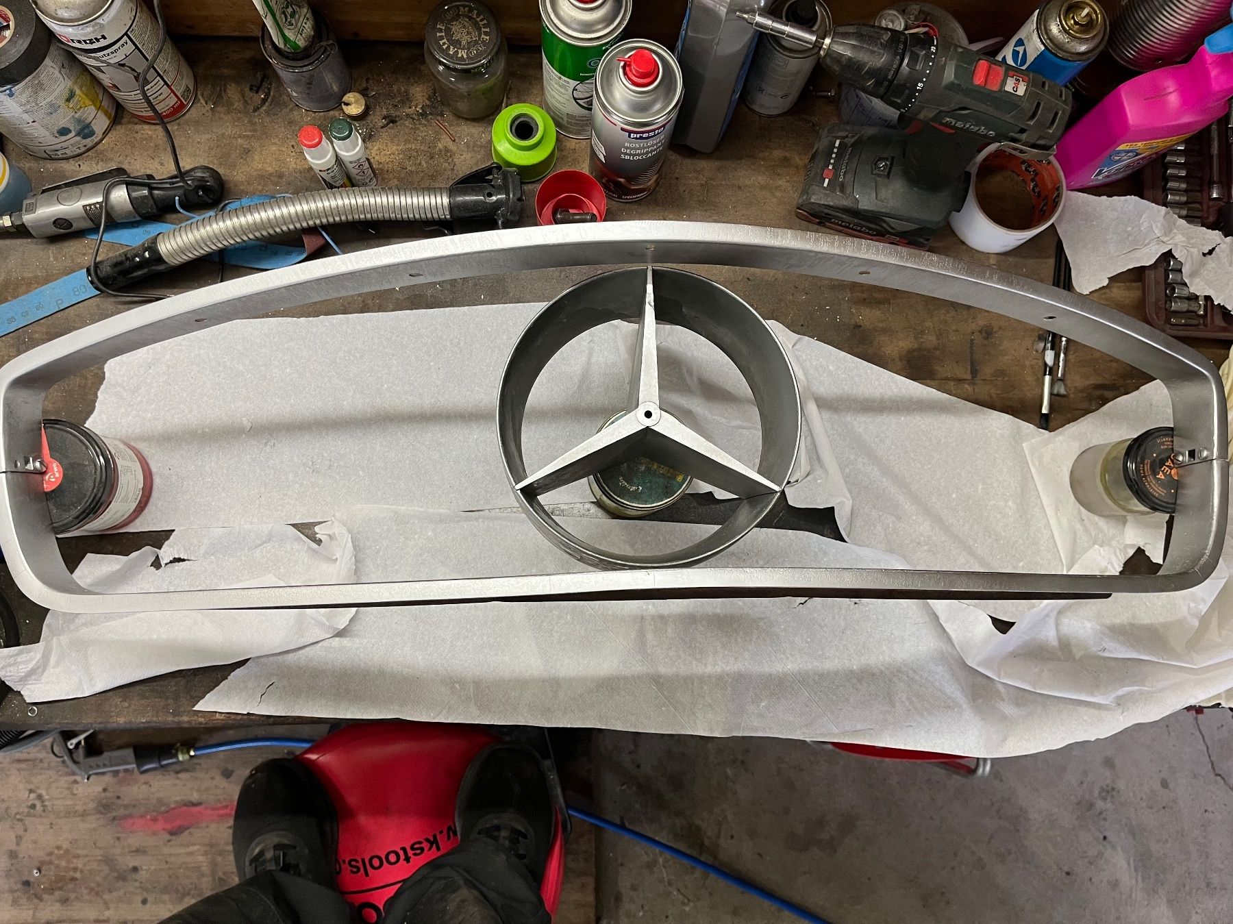 Tutti pezzi di ricambio auto: Mercedes 190 SL Kühlergitter Mittelteil Oldtimer – Usato da Hedingen venduto da Walo1315 4