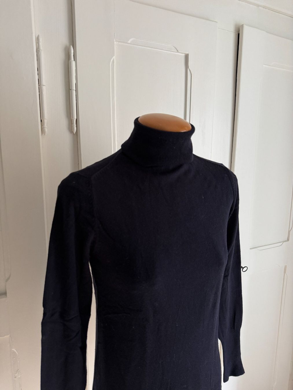 Zara Maglioni & Felpe: ZARA - Feinstrick Rollkragenpullover dunkelblau L – Usato da Zürich venduto da Diazaio 1