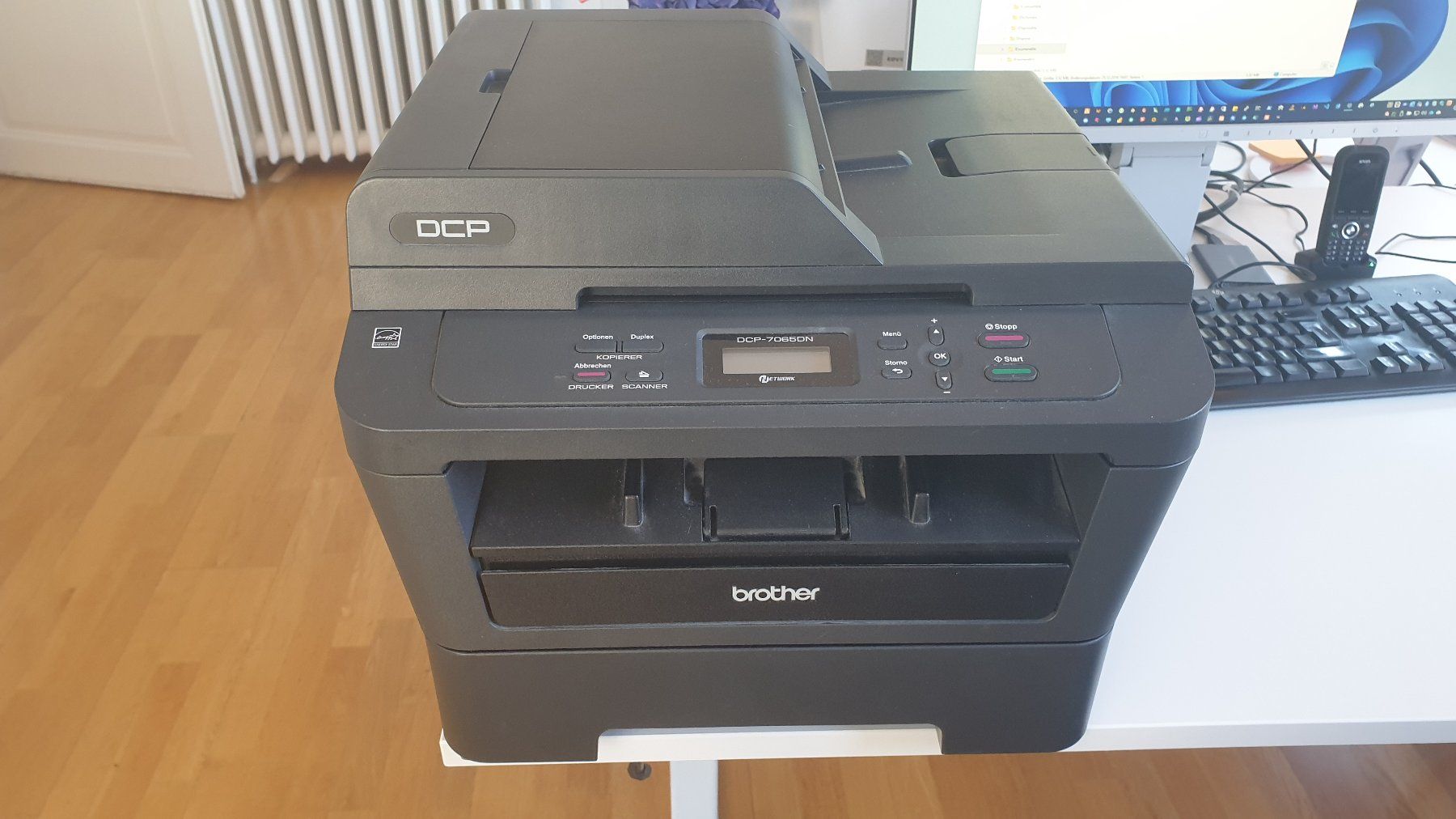 Brother Drucker: Brother DCP-7065DN LaserDrucker und Scanner – Defekt aus Stäfa von Supertramp73