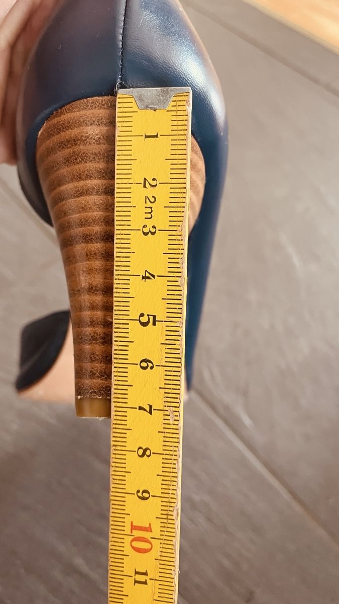 Damenschuhe: Chaussures coeur 35 – Gebraucht aus Liebefeld von fuoco-e-fiamma 3