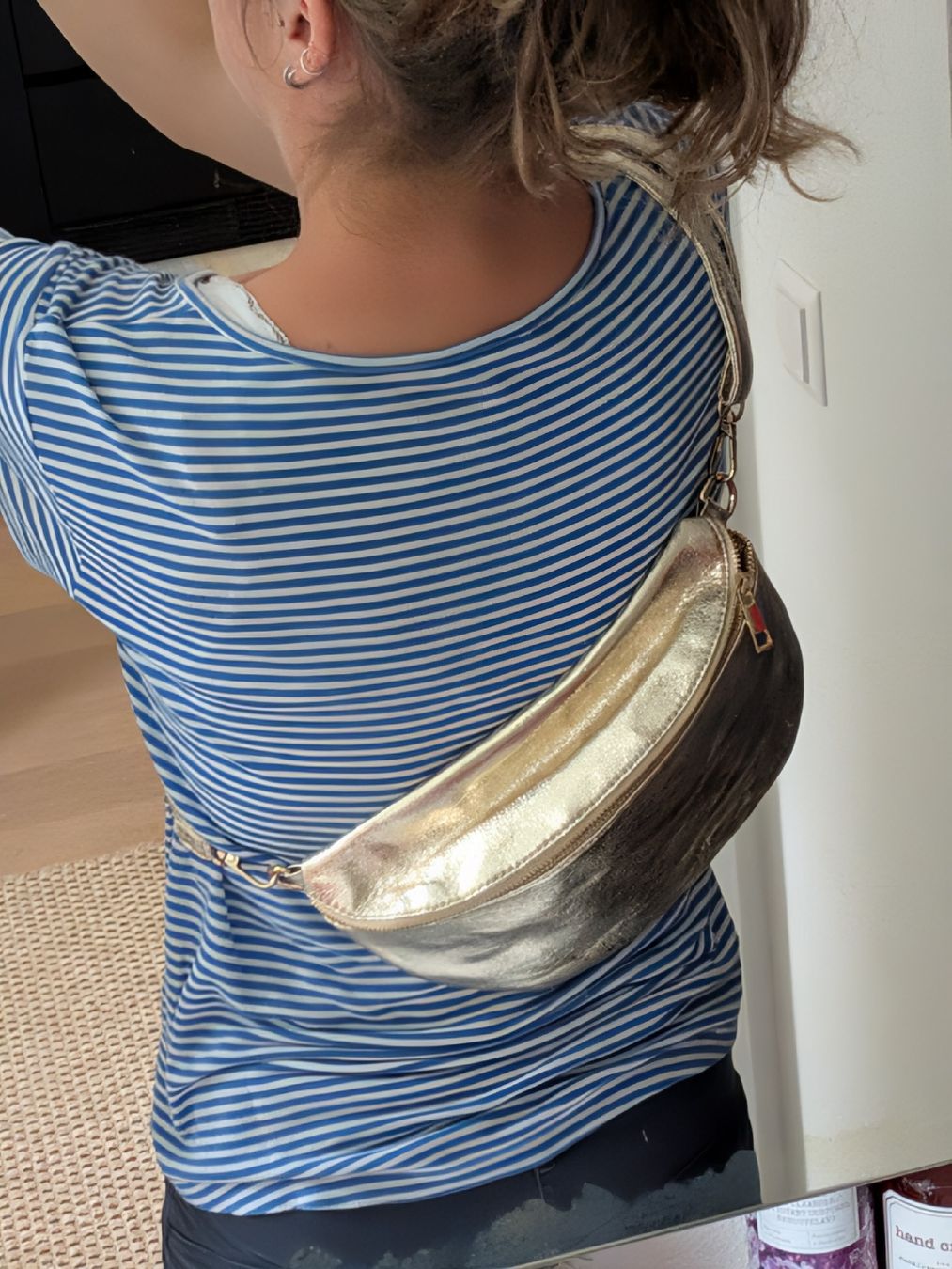 Borse da donna: Coole goldene Bauchtasche – Nuovo (secondo la descrizione) da Nussbaumen AG venduto da anne.cozy