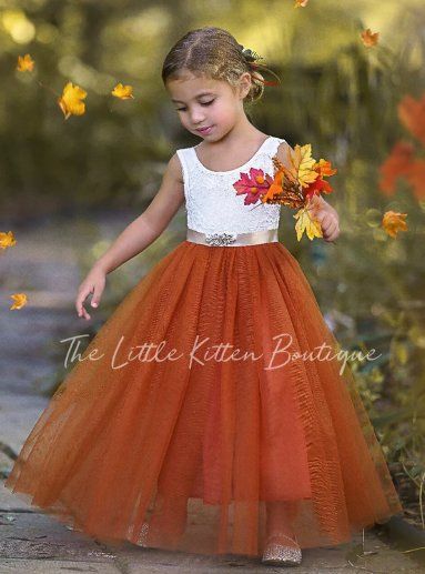 Vestiti & Gonne: Blumenmädchen Kleid Boho NEU - Gr. 4 Jahre – Nuovo e nell'imballaggio originale da Hirzel venduto da larissagschwend