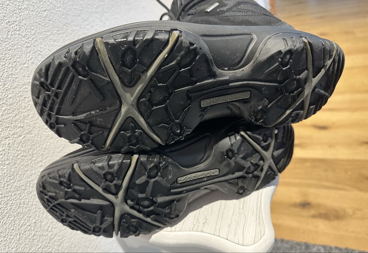 Lowa Scarpe da uomo: LOWA Schnürschuh Gr 41 black – Usato da Hindelbank venduto da Surlie 2