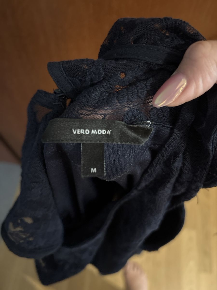 Vero Moda Robes: Vero Moda Kleid dunkelblau Grösse M  – D'occasion à Rünenberg par ZwergLi100 4