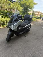 Honda Forza 125 Roller mit Topcase neuwertig