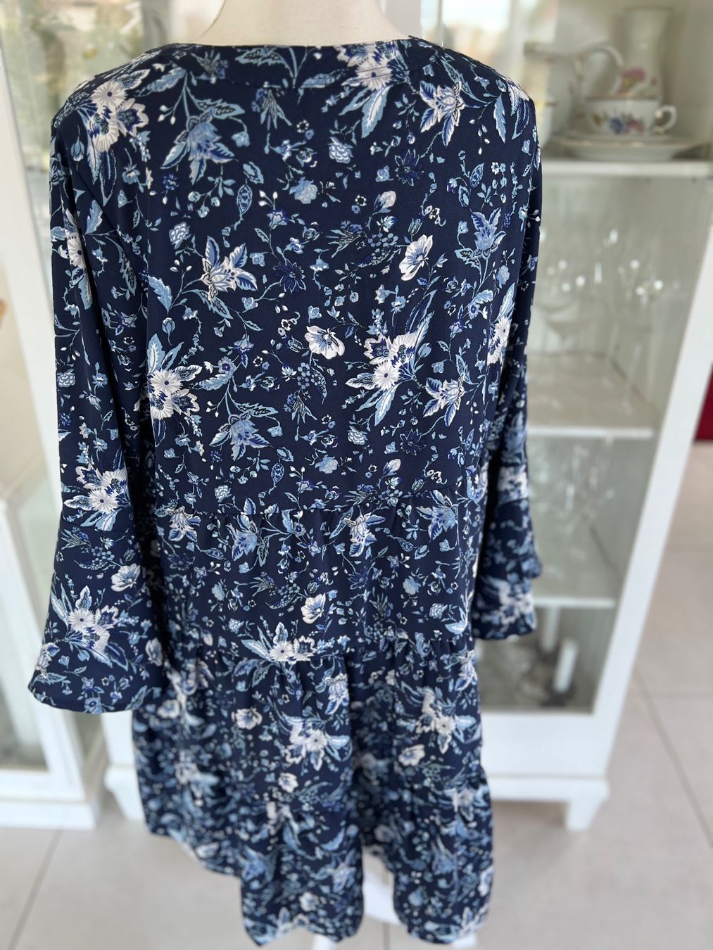 Lascana Kleider: Lascana- Kleid/Tunika mit Blumenmuster, Gr. 40 – Gebraucht aus Ebmatingen von Mistelu 1